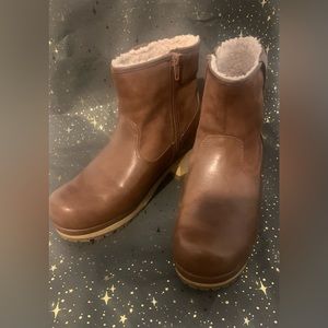 Universal Thread brown sherpa lined clog boots, 8.5